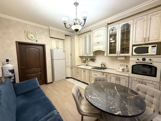 Продам двухкомнатную (2-комн.) квартиру, Кешокова ул, 81, Нальчик г