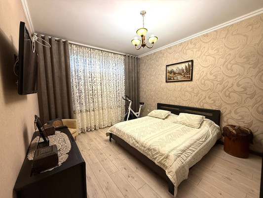 Продам двухкомнатную (2-комн.) квартиру, Кешокова ул, 81, Нальчик г