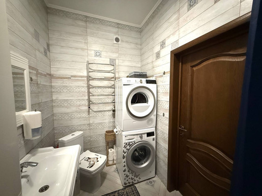 Продам двухкомнатную (2-комн.) квартиру, Кешокова ул, 81, Нальчик г