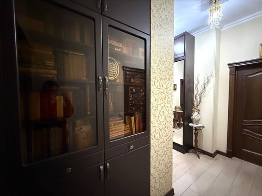Продам двухкомнатную (2-комн.) квартиру, Кешокова ул, 81, Нальчик г