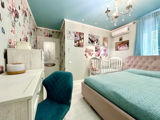 Продам трехкомнатную (3-комн.) квартиру, Водников ул, 19, Астрахань г