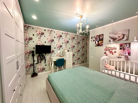 Продам трехкомнатную (3-комн.) квартиру, Водников ул, 19, Астрахань г