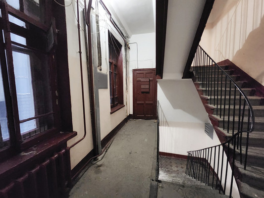Продам трехкомнатную (3-комн.) квартиру, Большой П.С. пр-кт, 106, Санкт-Петербург г