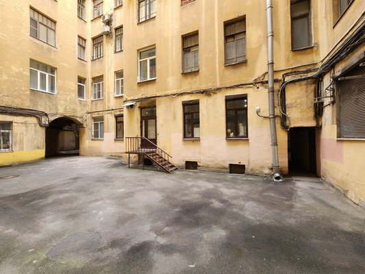 Продам трехкомнатную (3-комн.) квартиру, Большой П.С. пр-кт, 106, Санкт-Петербург г