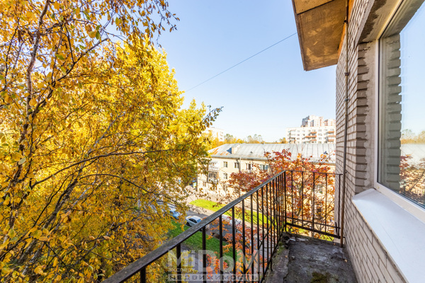 Продам двухкомнатную (2-комн.) квартиру, Лазо ул, 8к1 литера А, Санкт-Петербург г