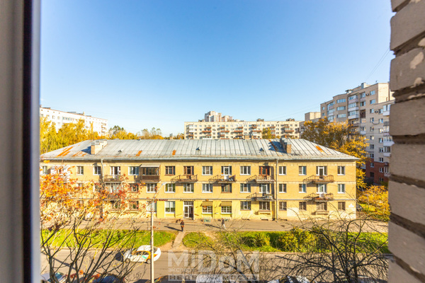 Продам двухкомнатную (2-комн.) квартиру, Лазо ул, 8к1 литера А, Санкт-Петербург г