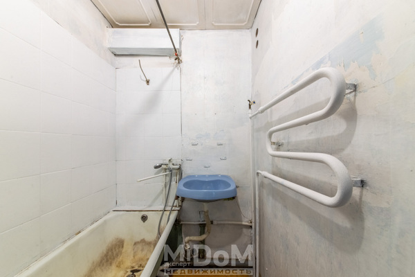 Продам двухкомнатную (2-комн.) квартиру, Лазо ул, 8к1 литера А, Санкт-Петербург г