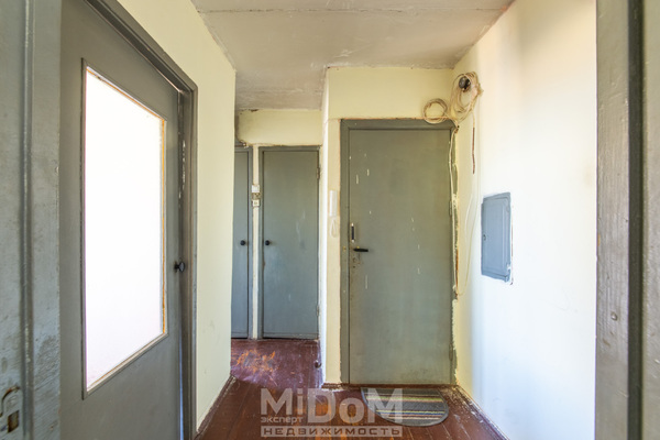 Продам двухкомнатную (2-комн.) квартиру, Лазо ул, 8к1 литера А, Санкт-Петербург г