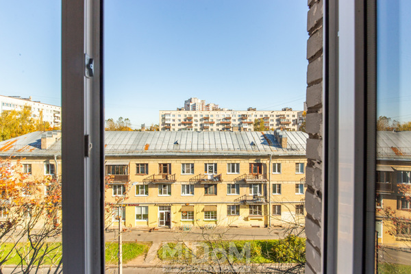 Продам двухкомнатную (2-комн.) квартиру, Лазо ул, 8к1 литера А, Санкт-Петербург г