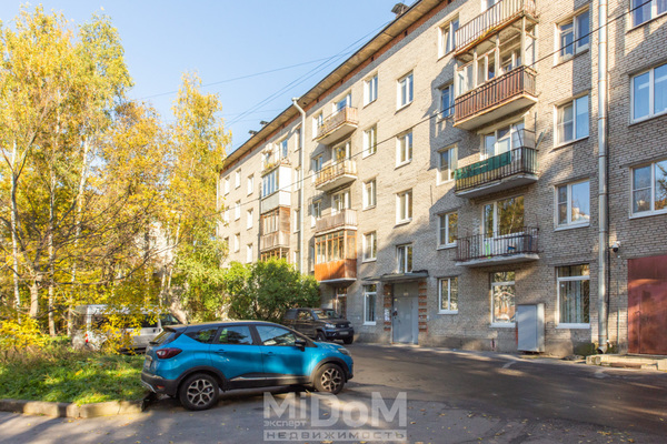 Продам двухкомнатную (2-комн.) квартиру, Лазо ул, 8к1 литера А, Санкт-Петербург г