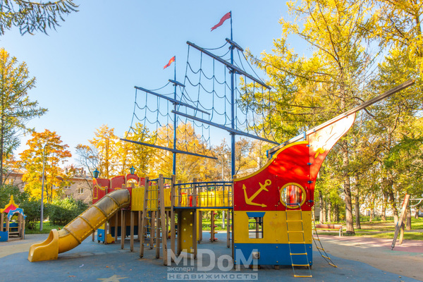 Продам двухкомнатную (2-комн.) квартиру, Лазо ул, 8к1 литера А, Санкт-Петербург г