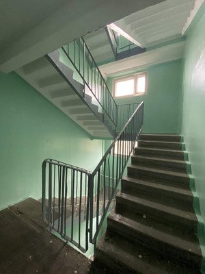 Продам трехкомнатную (3-комн.) квартиру, Братьев Радченко ул, 23, Колпино г