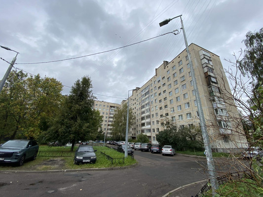 Продам трехкомнатную (3-комн.) квартиру, Братьев Радченко ул, 23, Колпино г
