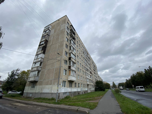 Продам трехкомнатную (3-комн.) квартиру, Братьев Радченко ул, 23, Колпино г