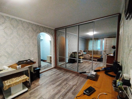 Продам трехкомнатную (3-комн.) квартиру, Школьная ул, 3кА, Ерик п