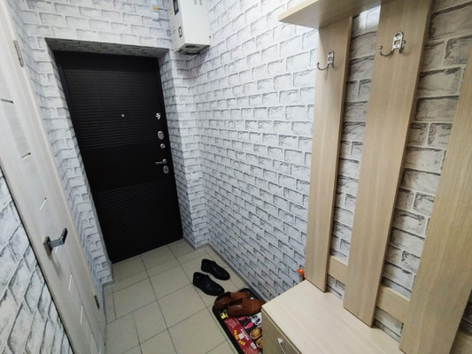 Продам трехкомнатную (3-комн.) квартиру, Школьная ул, 3кА, Ерик п