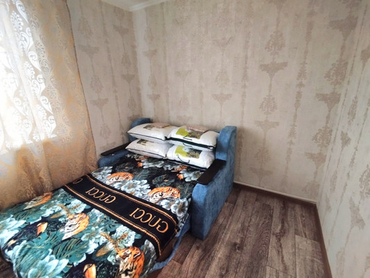 Продам трехкомнатную (3-комн.) квартиру, Школьная ул, 3кА, Ерик п