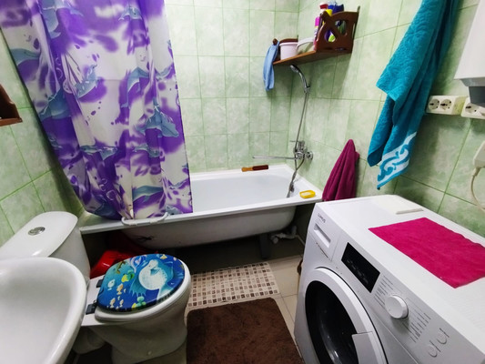 Продам трехкомнатную (3-комн.) квартиру, Школьная ул, 3кА, Ерик п