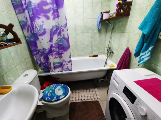 Продам трехкомнатную (3-комн.) квартиру, Школьная ул, 3кА, Ерик п