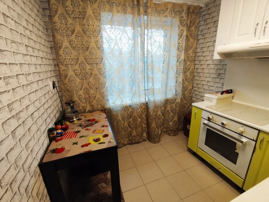 Продам трехкомнатную (3-комн.) квартиру, Школьная ул, 3кА, Ерик п