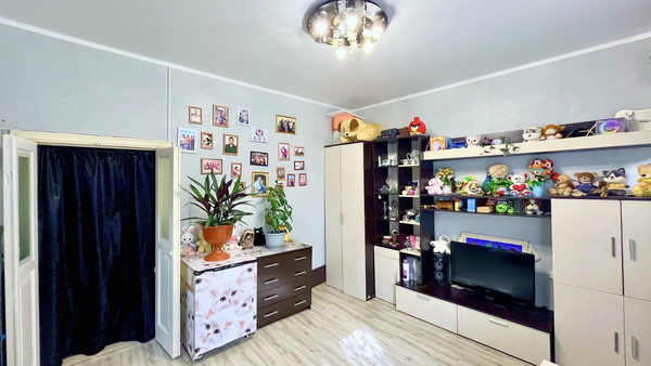 Продам двухкомнатную (2-комн.) квартиру, Парковая ул, 24, Астрахань г