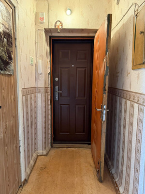 Продам однокомнатную (1-комн.) квартиру, Радистов ул, 2, Великий Новгород г