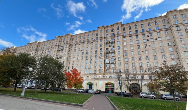 Продам двухкомнатную (2-комн.) квартиру, Победы пл, 1кБ, Москва г