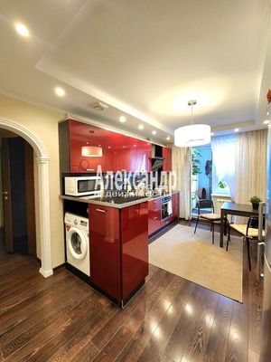 Продам трехкомнатную (3-комн.) квартиру, Строителей ул, 40, Кириши г