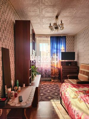 Продам трехкомнатную (3-комн.) квартиру, Мира ул, 10, Кириши г