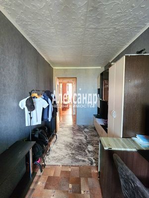 Продам трехкомнатную (3-комн.) квартиру, Мира ул, 10, Кириши г