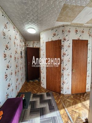 Продам трехкомнатную (3-комн.) квартиру, Мира ул, 10, Кириши г