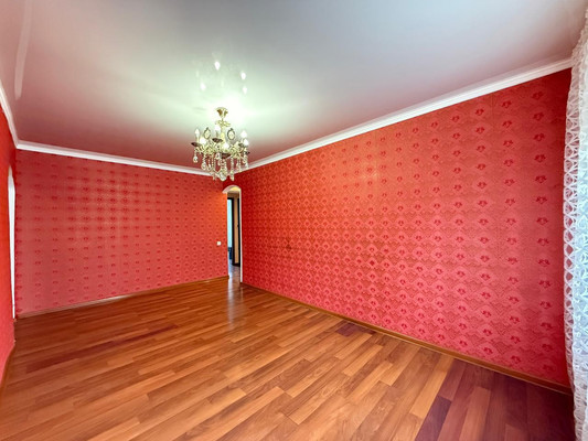 Продам трехкомнатную (3-комн.) квартиру, Ашурова ул, 36, Нальчик г