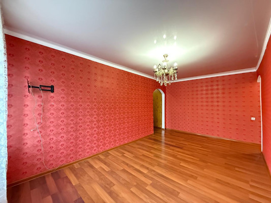 Продам трехкомнатную (3-комн.) квартиру, Ашурова ул, 36, Нальчик г