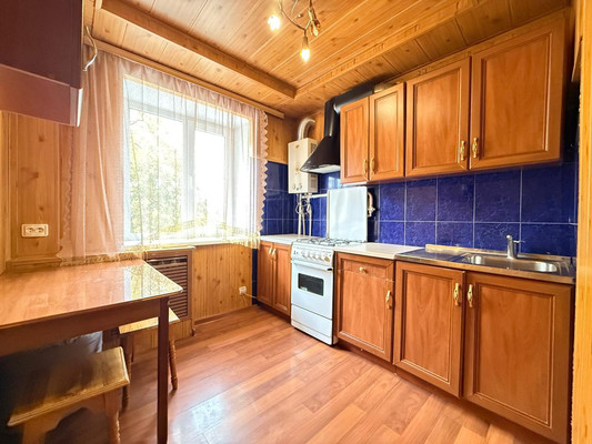 Продам трехкомнатную (3-комн.) квартиру, Ашурова ул, 36, Нальчик г