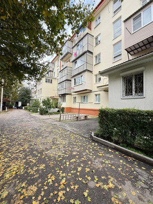 Продам трехкомнатную (3-комн.) квартиру, Ашурова ул, 36, Нальчик г