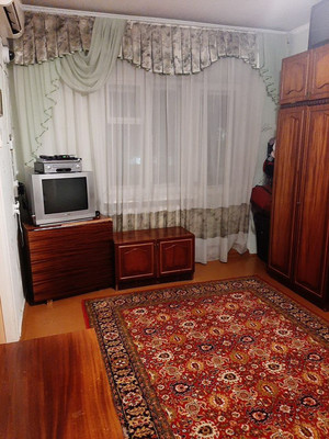 Продам трехкомнатную (3-комн.) квартиру, Киевская ул, 146, Симферополь г