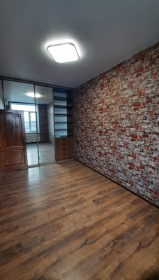 Продам однокомнатную (1-комн.) квартиру, Лизы Чайкиной ул, 13к166, Симферополь г