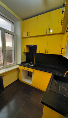 Продам однокомнатную (1-комн.) квартиру, Лизы Чайкиной ул, 13к166, Симферополь г