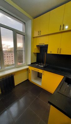 Продам однокомнатную (1-комн.) квартиру, Лизы Чайкиной ул, 13к166, Симферополь г