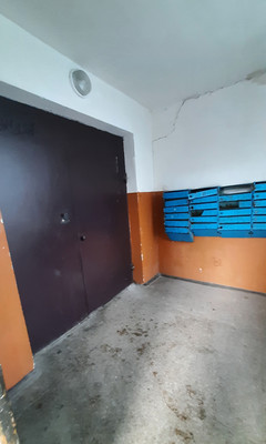 Продам однокомнатную (1-комн.) квартиру, Лизы Чайкиной ул, 13к166, Симферополь г