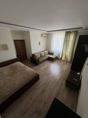 Продам однокомнатную (1-комн.) квартиру, Гоголя ул, 100а, Симферополь г