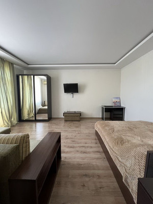 Продам однокомнатную (1-комн.) квартиру, Гоголя ул, 100а, Симферополь г