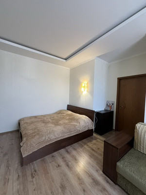 Продам однокомнатную (1-комн.) квартиру, Гоголя ул, 100а, Симферополь г