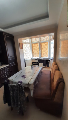 Продам трехкомнатную (3-комн.) квартиру, Луговая ул, 6н/2ак1, Симферополь г