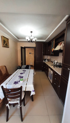 Продам трехкомнатную (3-комн.) квартиру, Луговая ул, 6н/2ак1, Симферополь г