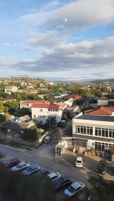 Продам трехкомнатную (3-комн.) квартиру, Луговая ул, 6н/2ак1, Симферополь г