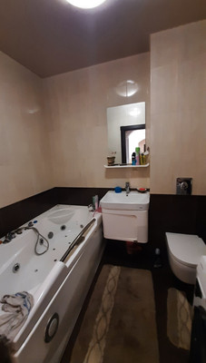 Продам трехкомнатную (3-комн.) квартиру, Луговая ул, 6н/2ак1, Симферополь г