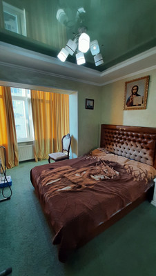 Продам трехкомнатную (3-комн.) квартиру, Луговая ул, 6н/2ак1, Симферополь г