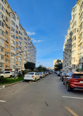 Продам трехкомнатную (3-комн.) квартиру, Луговая ул, 6н/2ак1, Симферополь г