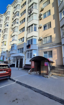 Продам трехкомнатную (3-комн.) квартиру, Луговая ул, 6н/2ак1, Симферополь г